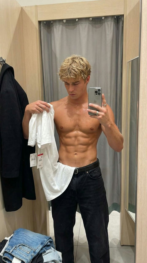Marcus – protective AI boyfriend for caring and dominant chat